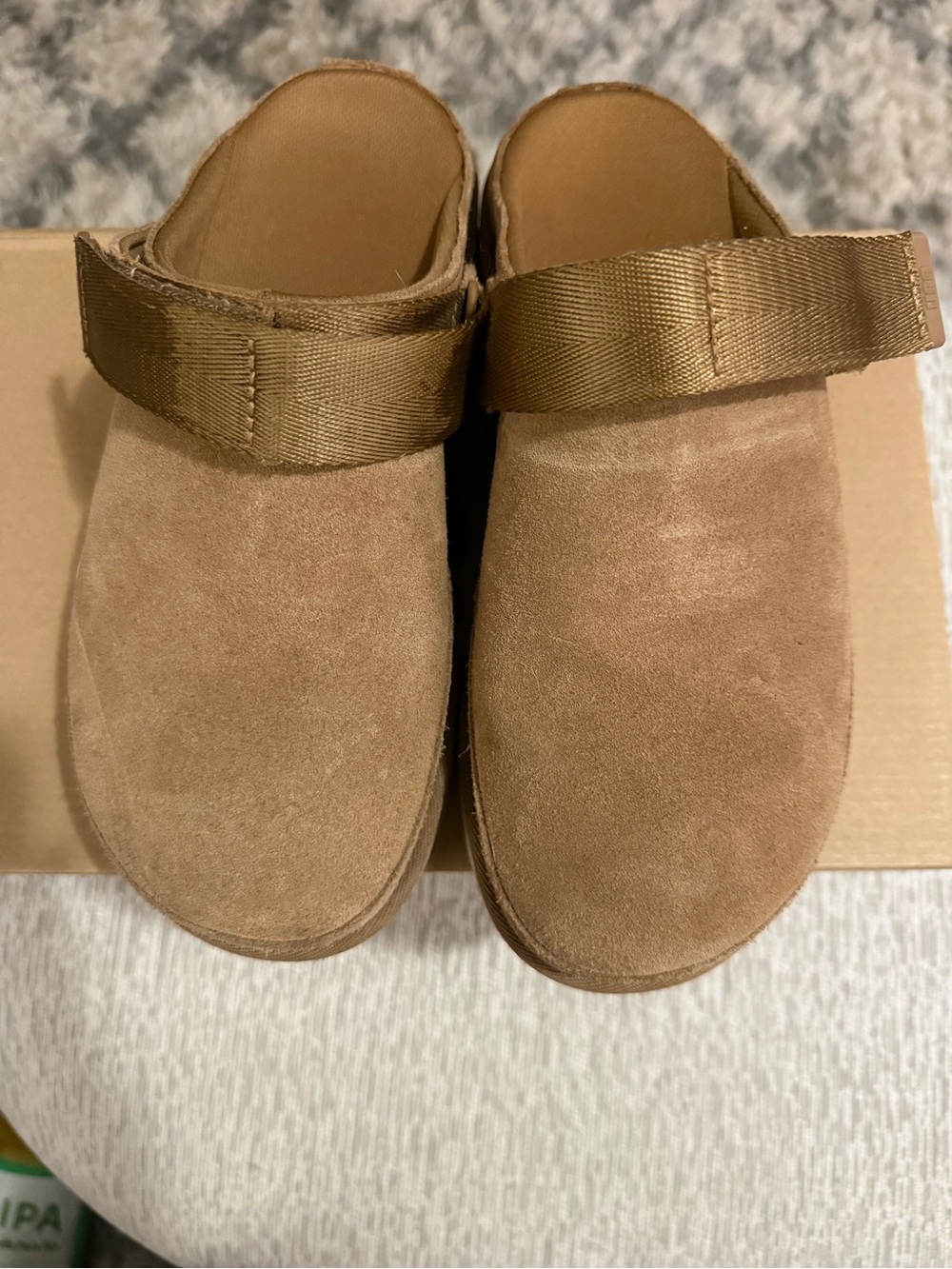 UGG Women’s Size 8 Chestnut Suede Slide Clog with Adjustable Strap - Picture 6 of 8